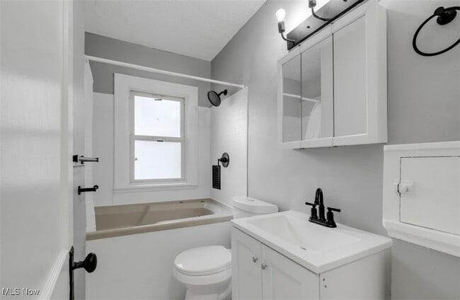 Photo - 3363 E 102nd St Unidad 2