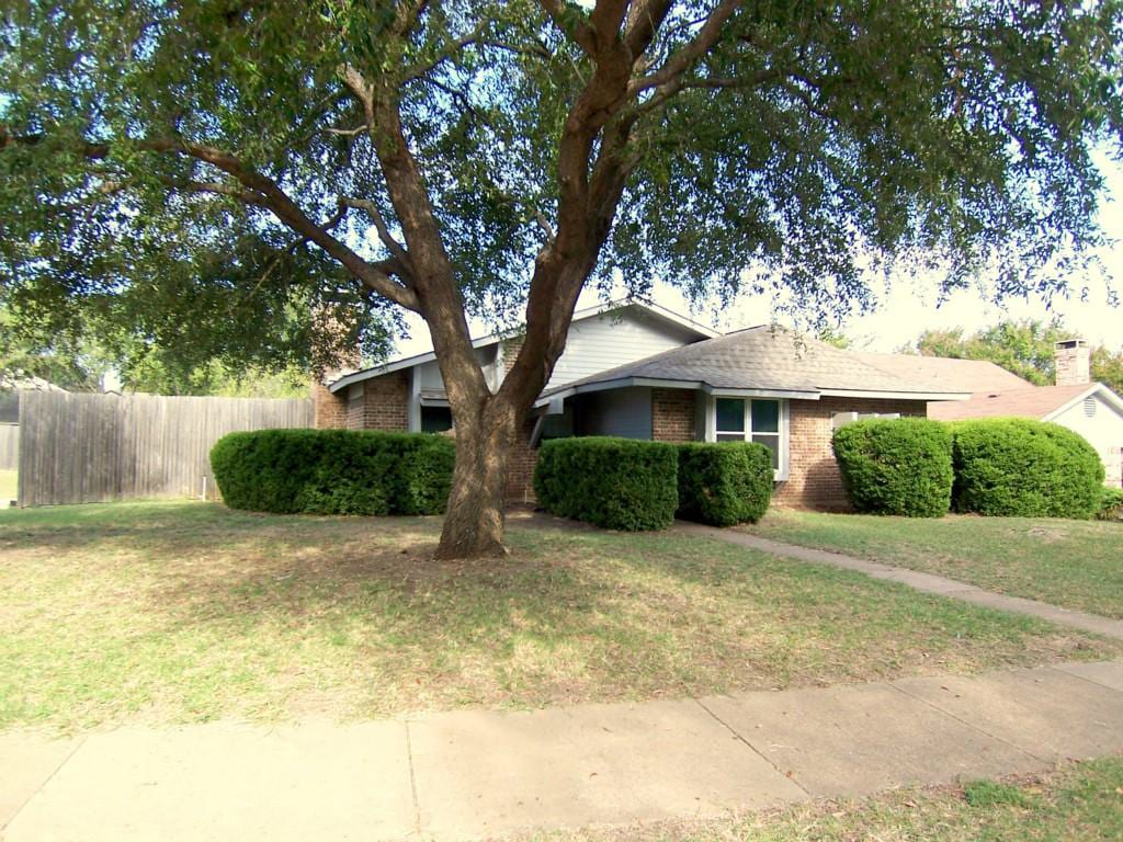 Photo - 1485 Larchmont Dr