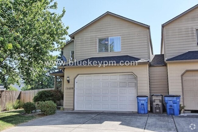 Building Photo - 3 Bed, 2.5 Bath Home Located Near Legacy S...