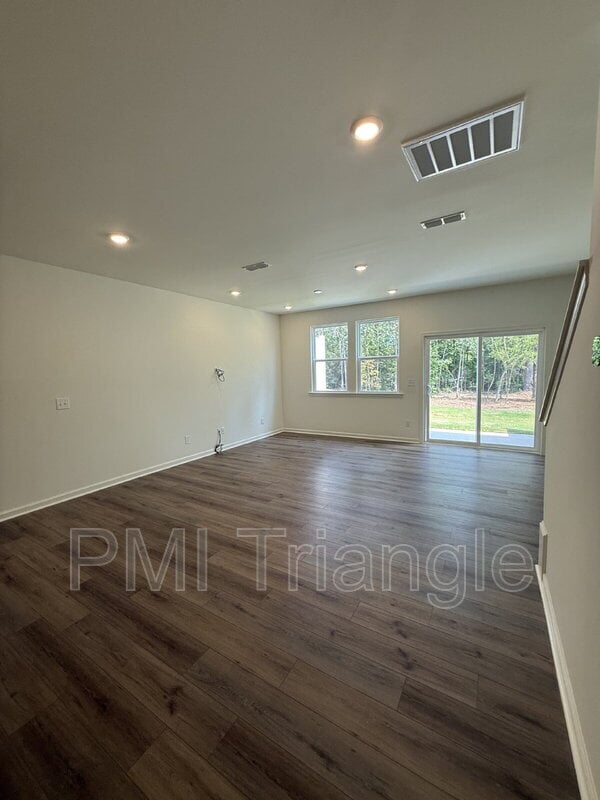 Photo - 138 Parker Ln
