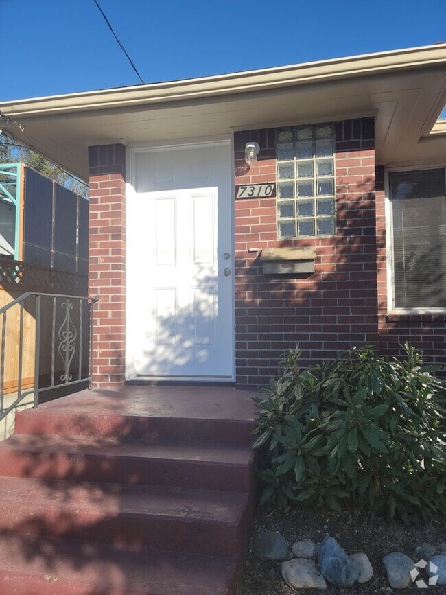 Building Photo - Loyal Heights/Ballard great fully remodele... Rental