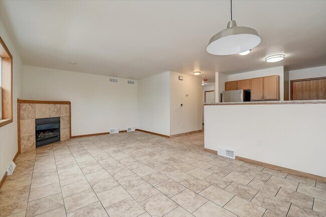 Photo - 219 Talon Pl