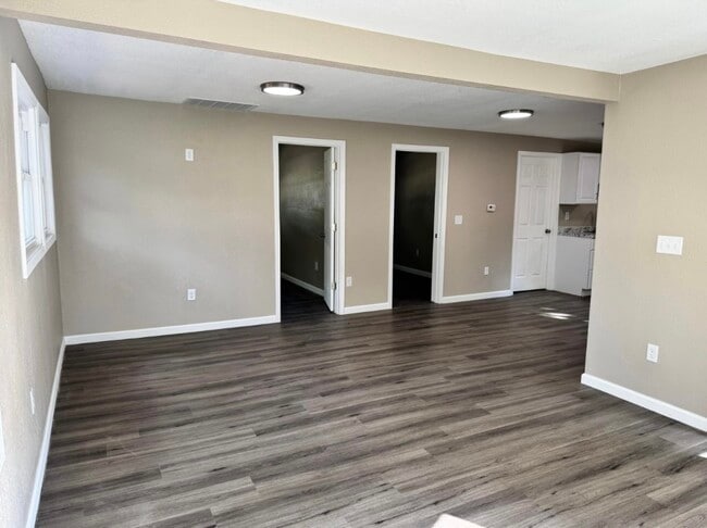 Photo - 3634 N 49th St