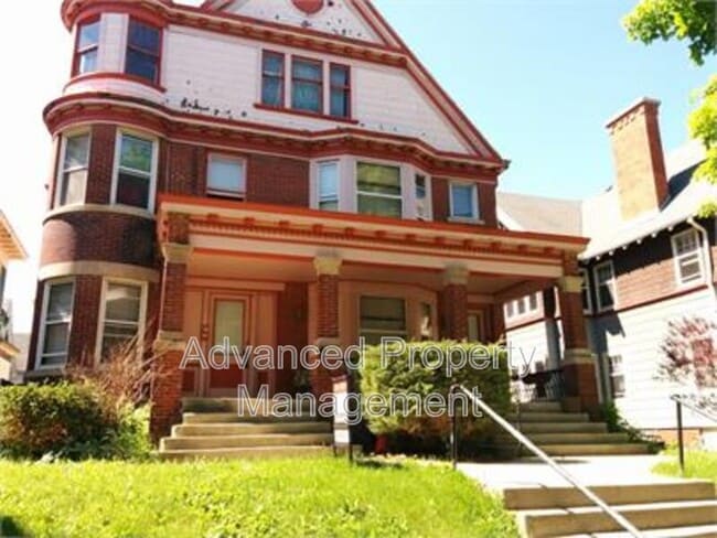 Building Photo - 3113 W McKinley Blvd Unit Apt 3