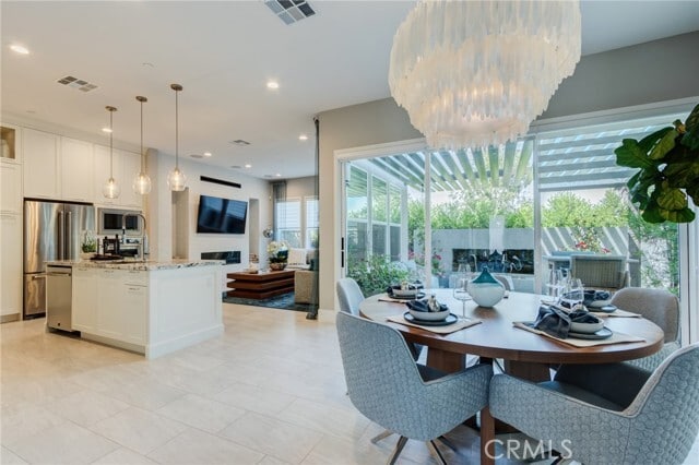 141 Parkland Aly