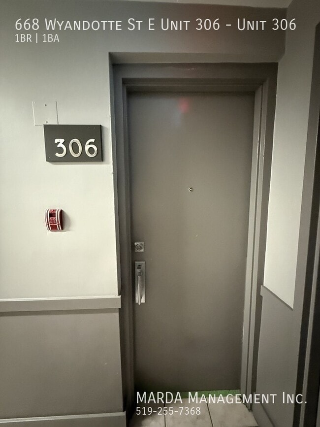 Photo - CHARMING 1 BED/1 BATH UNIT DOWNTOWN + HYDRO! Unit 306