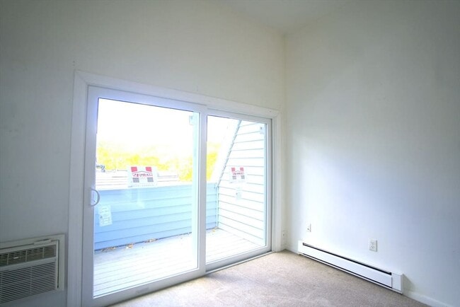 Photo - 24 Presidential Dr