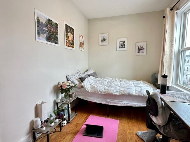 Photo - 839 Parker St