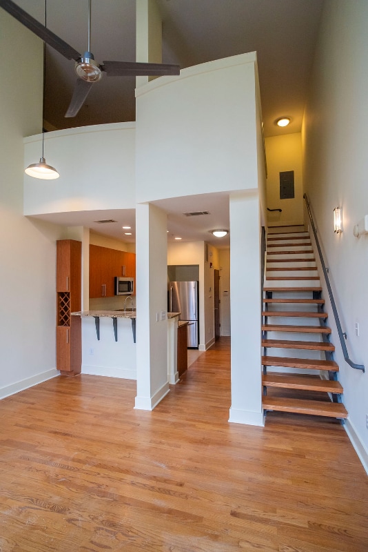 Building Photo - 1245 Caroline St NE Rental