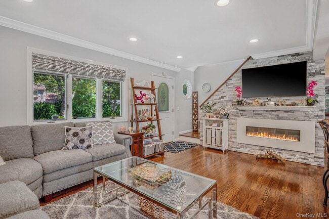 8 Paynes Ln
