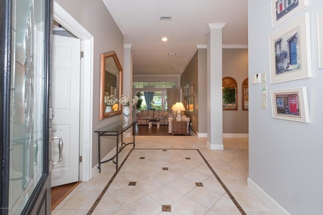 Photo - 3770 Hunt Club Rd N