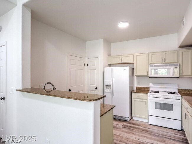 Photo - 10001 Peace Way Unidad 2272