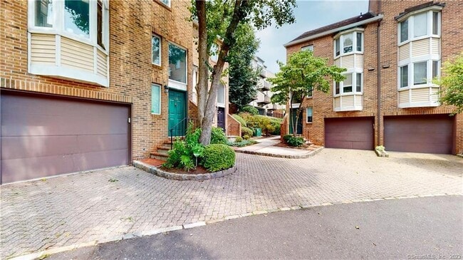 Photo - 130 Forest St Townhome