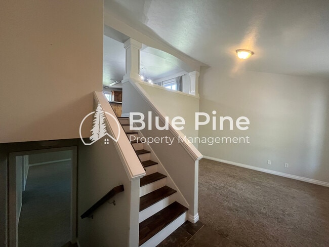 Photo - 1941 Oakbrook Rd