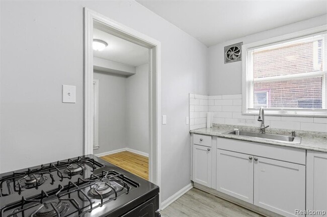 Photo - 12051 Wayburn St
