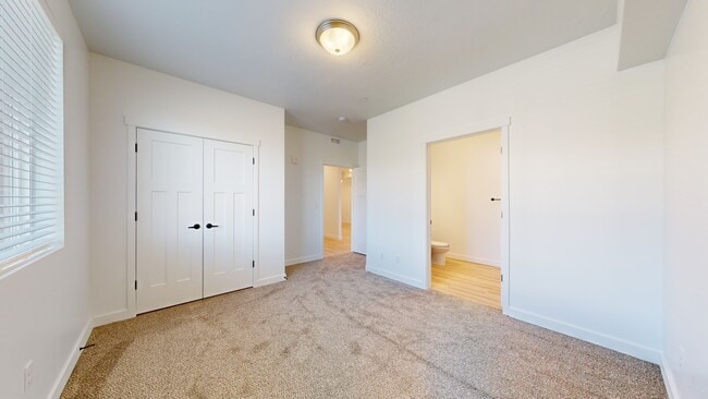 Photo - 1136 W 250 S