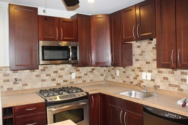 Photo - 80 E Division St Unit 1