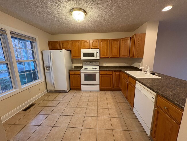 Photo - 825 Oak Tree Blvd NW