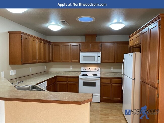 Photo - Very Nice 2 Bedroom 2 Bath Home Located in a 55+ Community in Central Point