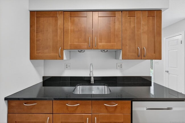 Photo - 128 Conestoga Way