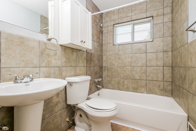 Photo - 4912 Eastern Ave