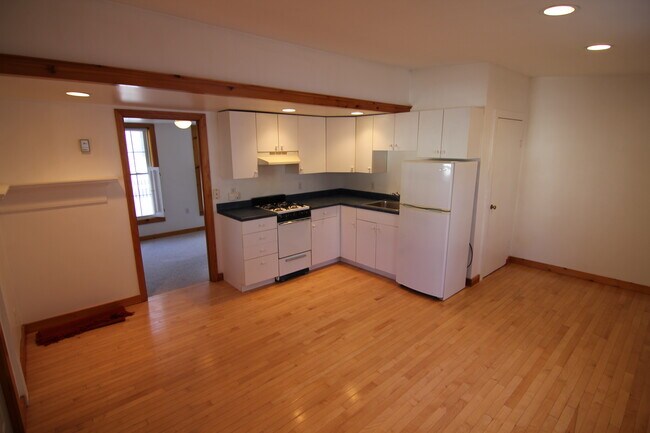 Kitchen - 37 Court St Unit Apt. C