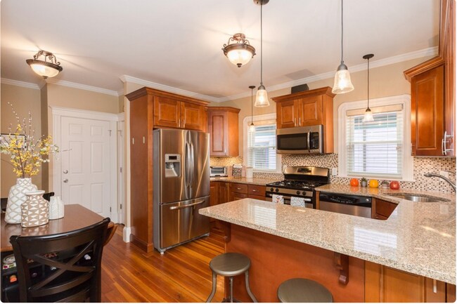 Photo - 77 Lowden Ave Unit 2