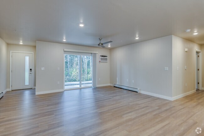 2 BR, 2 BA - 1,282SF