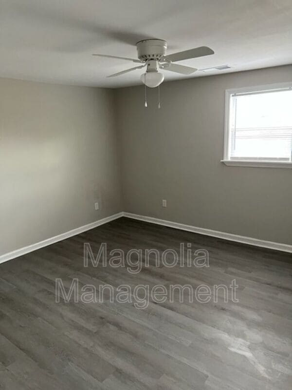 Photo - 214 Walnut St