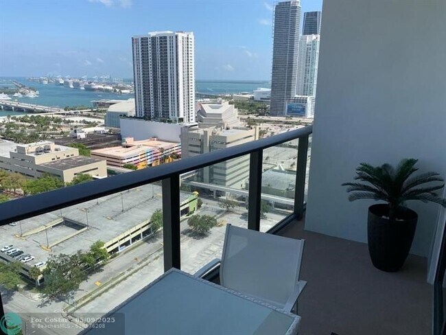 Photo - 1600 NE 1st Ave Apartamento Unidad 2402