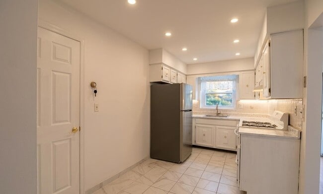 Photo - 1018 Koelle Blvd Unit 1