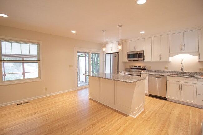 Beautiful 4 Bedroom House | 126th & Center - Beautiful 4 Bedroom House | 126th & Center