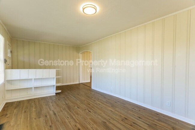 Photo - 2629 Wood Dr NE