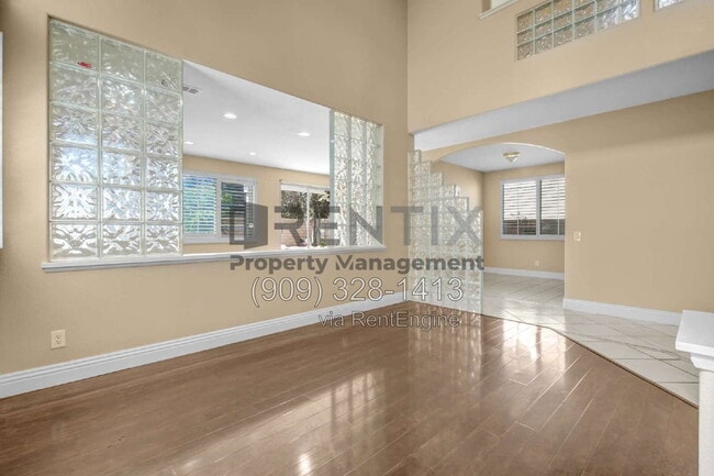 Photo - 6694 Cowboy St