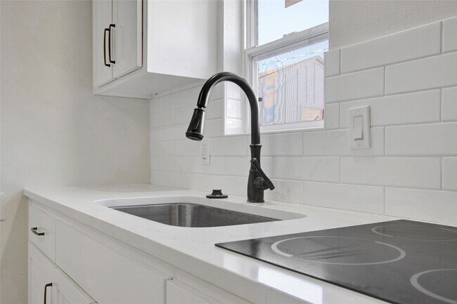 Photo - 4716 Siegel St