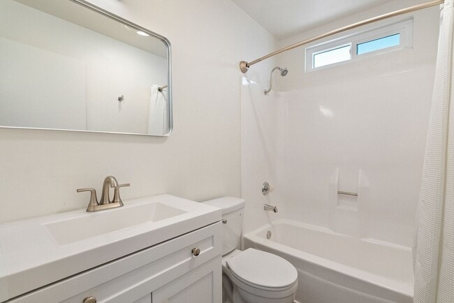 Photo - 1831 Garden St Unidad 05