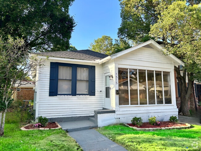 Building Photo - 1515 Olive St Rental