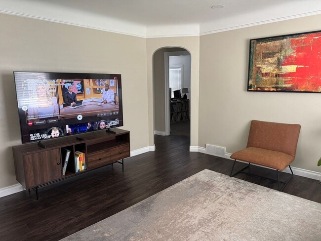 Photo - Fully Updated 3 Bedroom - 1 bathroom home