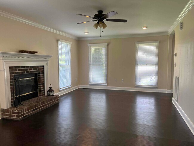 Photo - 107 Old Mill Cir