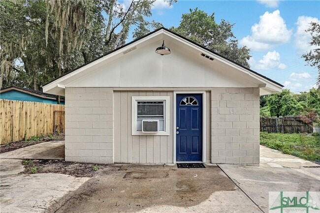Building Photo - 3032 Grenoble St Rental
