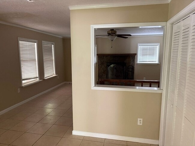 Photo - 92 Grey Fox Ln
