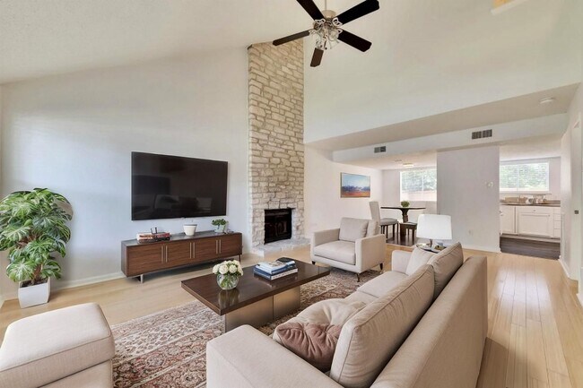 Photo - 9731 Meadowheath Dr