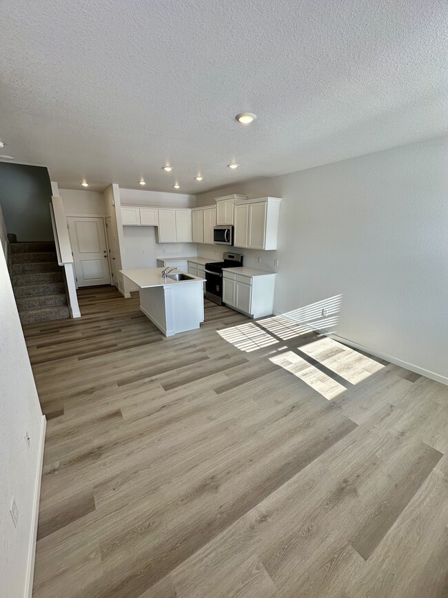 Photo - 4698 Combine Ln