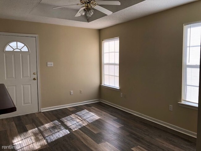 Photo - 2 br, 2 bath Condo - 929 Greystone Dr