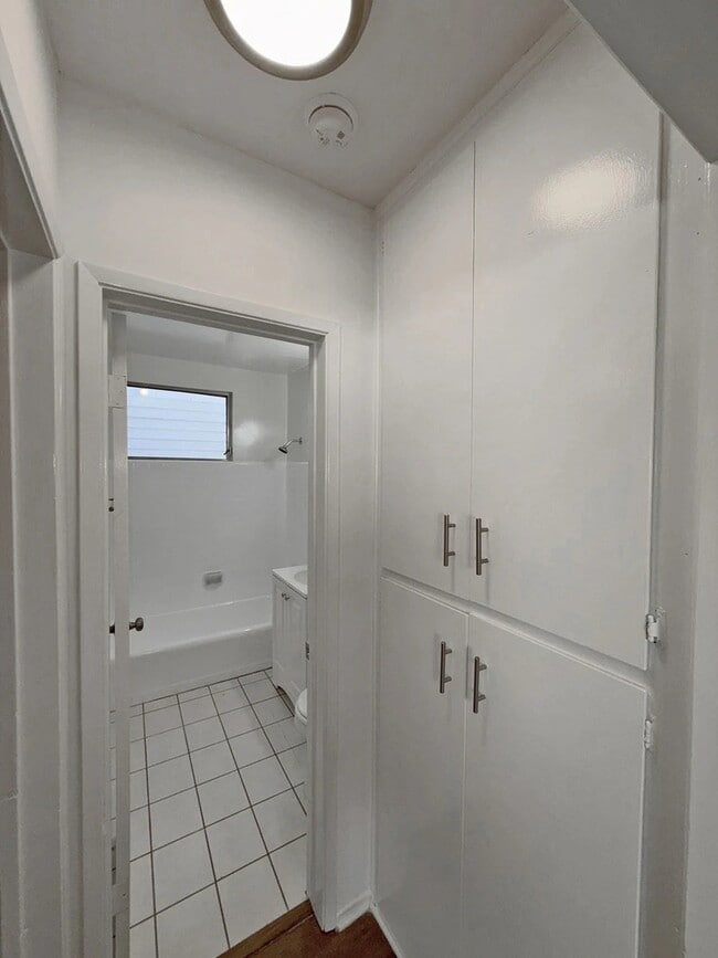 Photo - 3630 Westwood Blvd Unidad 6