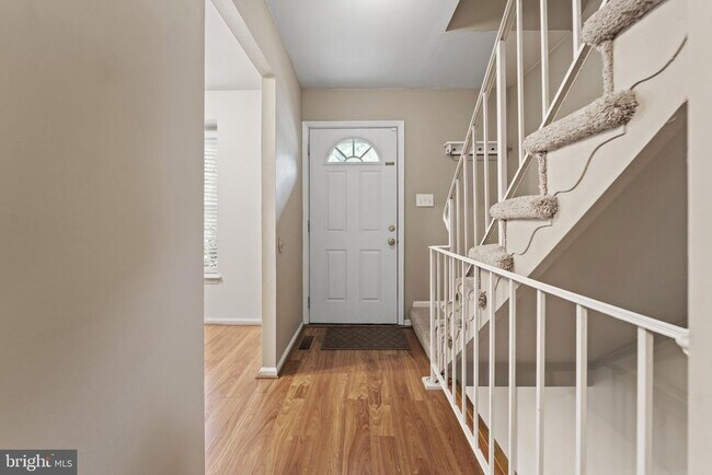 Photo - 7942 Forest Path Way