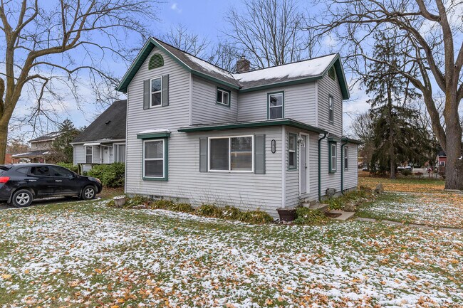 Photo - 56733 Grand River Ave