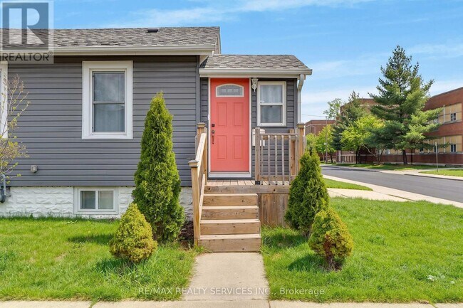 Photo - 171 Britannia Ave