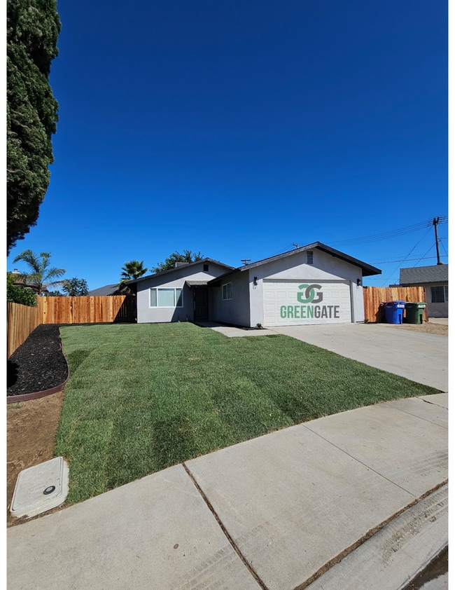 Photo - 901 Valente Way
