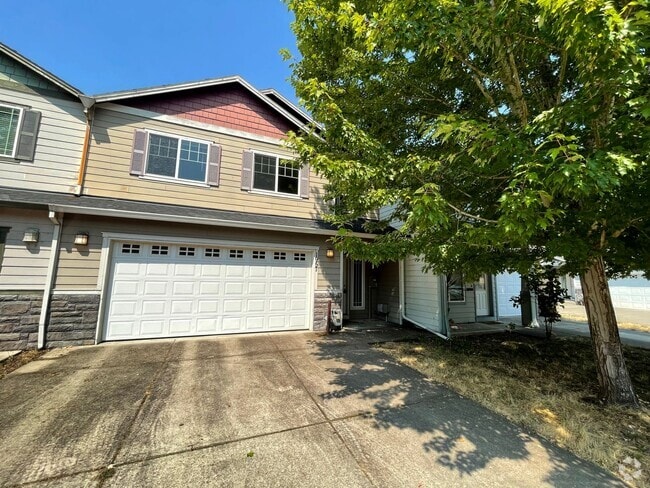 Building Photo - Fantastic Hillsboro Home with Attached Gar...